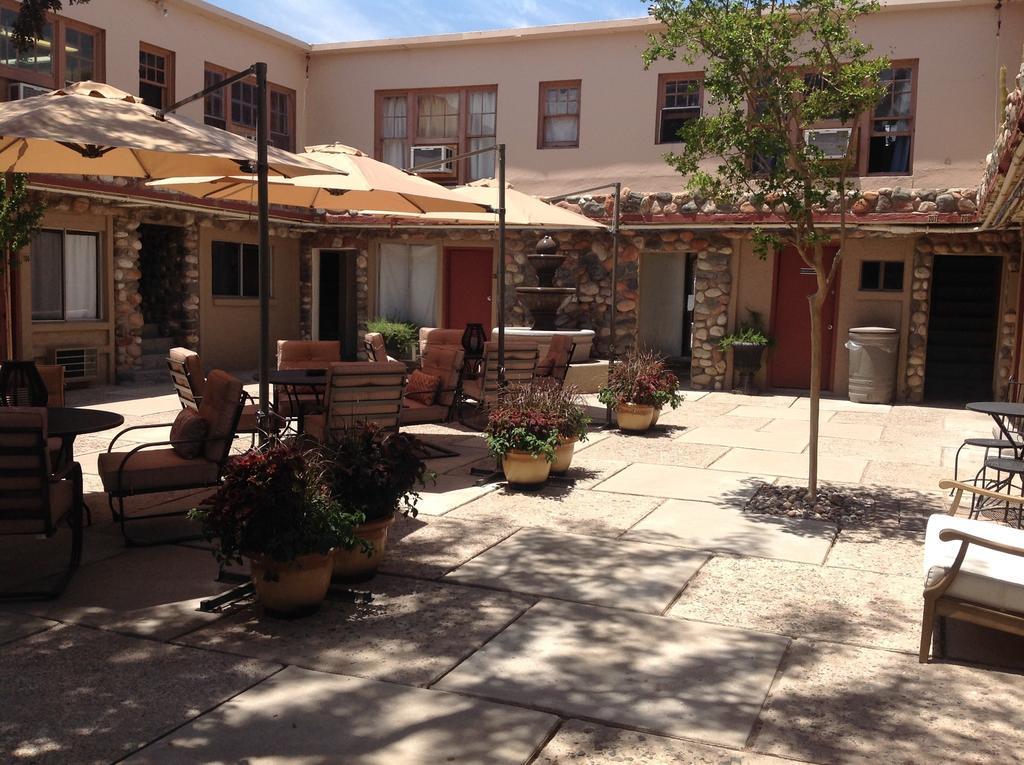 קוטונווד Iron Horse Inn מראה חיצוני תמונה
